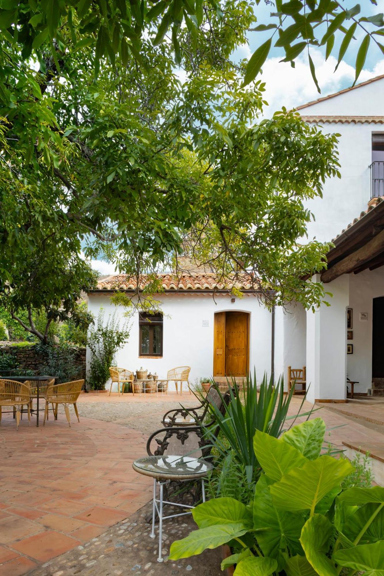 Apartamentos Turisticos El Patio Del Nogal Guadalupe  Eksteriør bilde