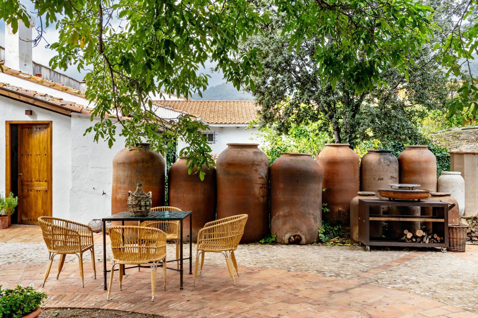 Apartamentos Turisticos El Patio Del Nogal Guadalupe  Eksteriør bilde